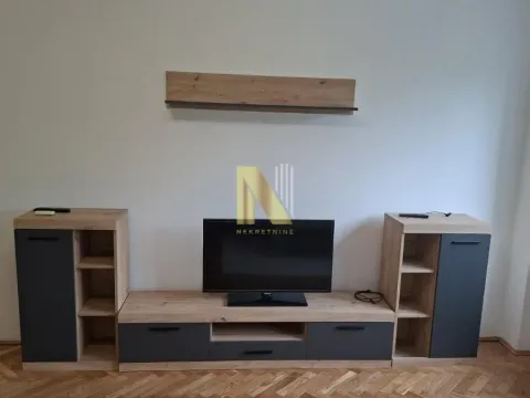 Izdavanje, trosoban stan, 88m², Centar, Novi Sad - image 9