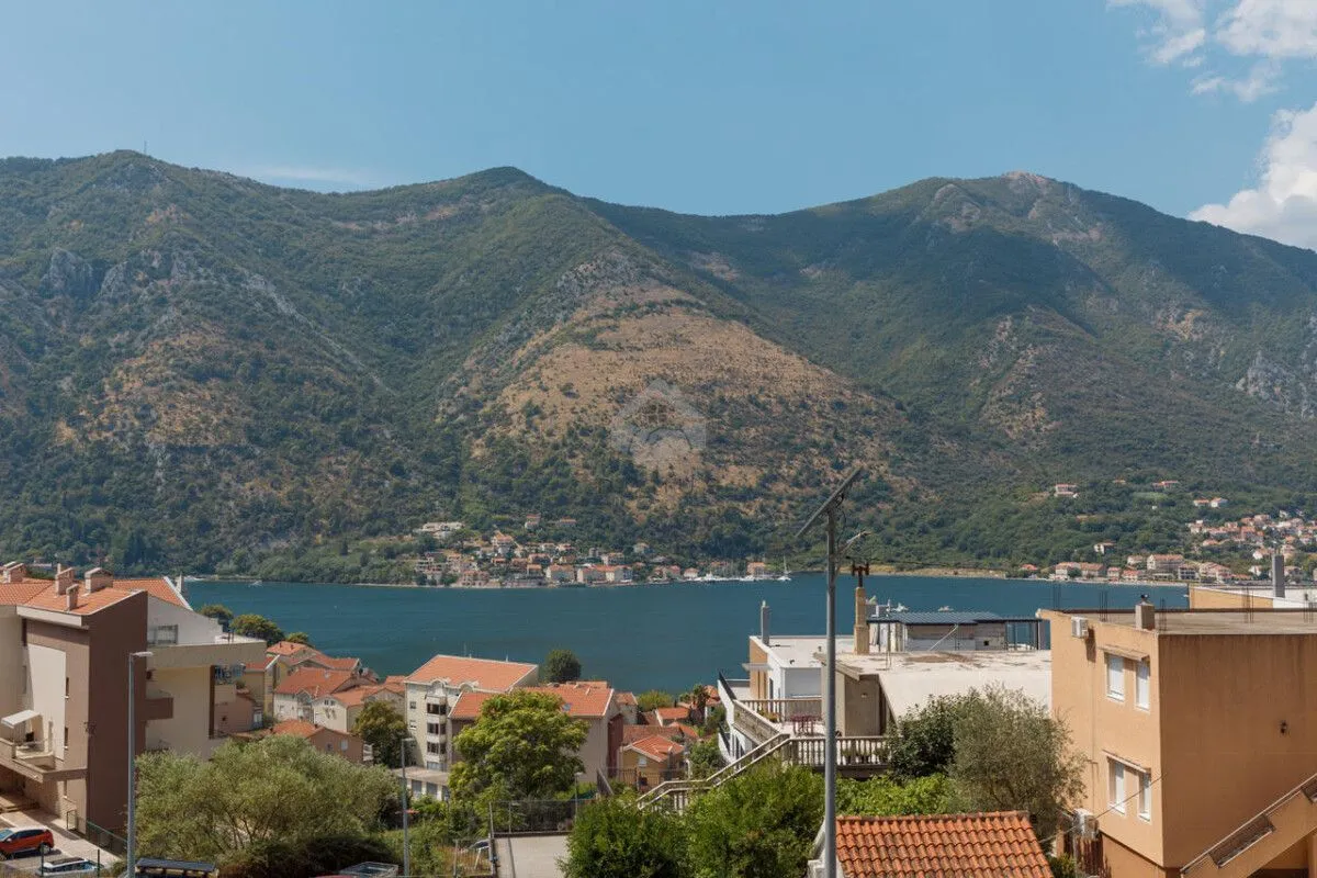 Prodaja, jednosoban stan, 50m², Dobrota, Kotor