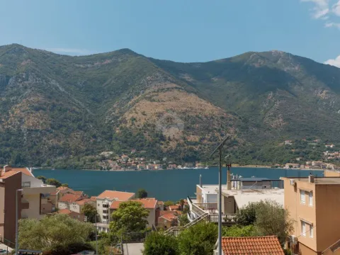 Sale, one bedroom apartment, 50m², Dobrota, Kotor - image 8
