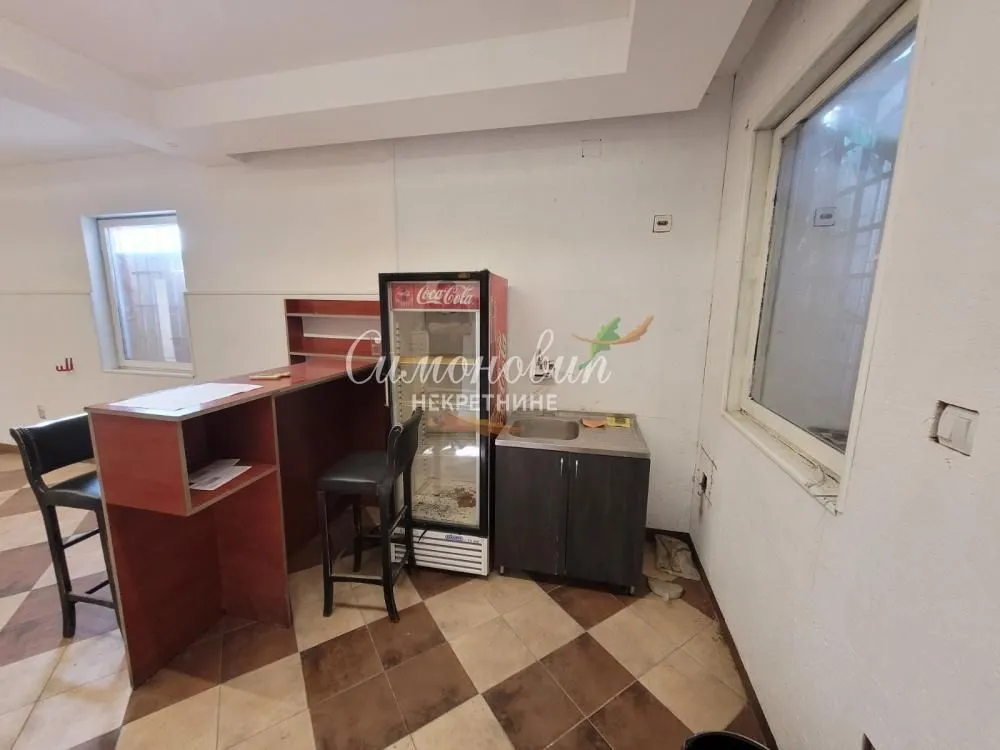Izdavanje, poslovni prostor, 160m², Ledine, Beograd