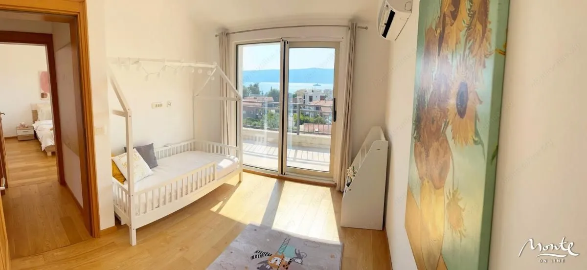 Prodaja, trosoban stan, 99m², Tivat, Crna Gora