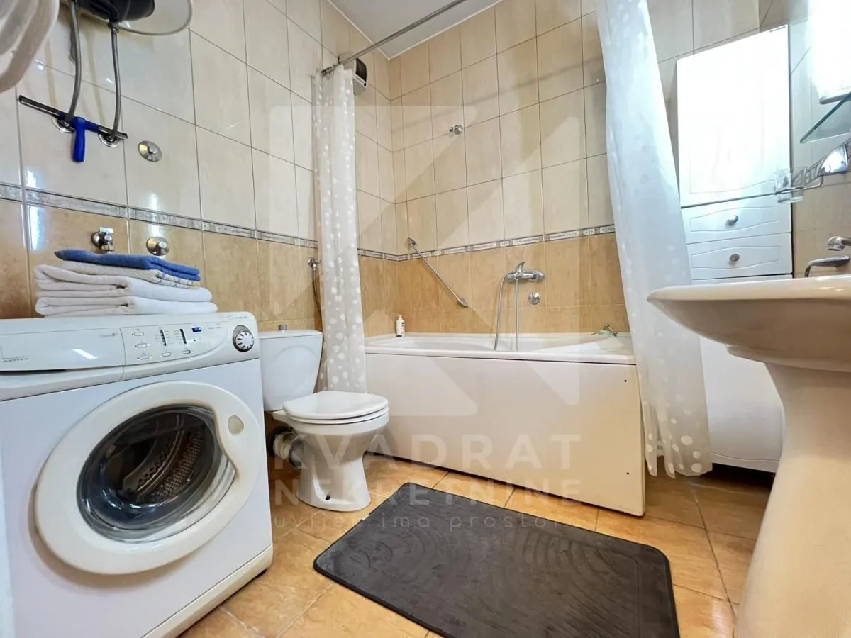 Izdavanje, dvosoban stan, 74m², Preko Morače, Podgorica