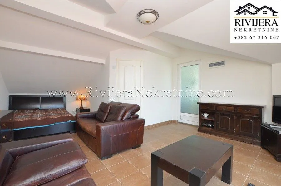 Prodaja, kuća, 110m², Njivice, Herceg Novi