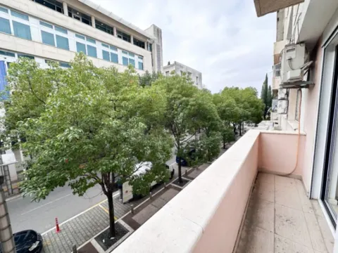 Izdavanje, poslovni prostor, 75m², Centar, Podgorica - image 7