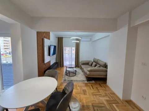 Izdavanje, dvosoban stan, 65m², Tuški Put, Podgorica - image 6