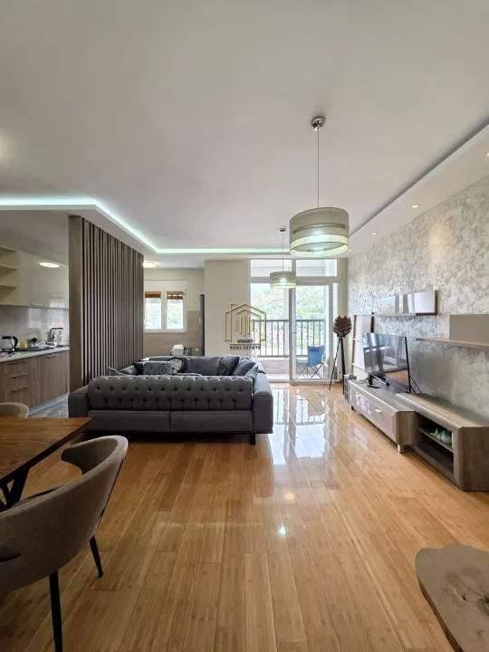 Prodaja, trosoban stan, 85m², Blok 5, Podgorica