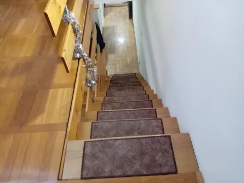 Prodaja, kuća, 108m², Uciteljsko Naselje, Zvezdara Sve Podlokacije - image 10