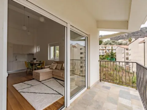 Prodaja, dvosoban stan, 60m², Pržno, Budva