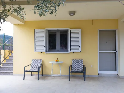 Rent, house, 111m², Kotor, Crna Gora - image 2