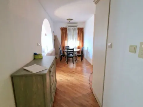 Rent, two bedroom apartment, 70m², Centar, Herceg Novi - image 2