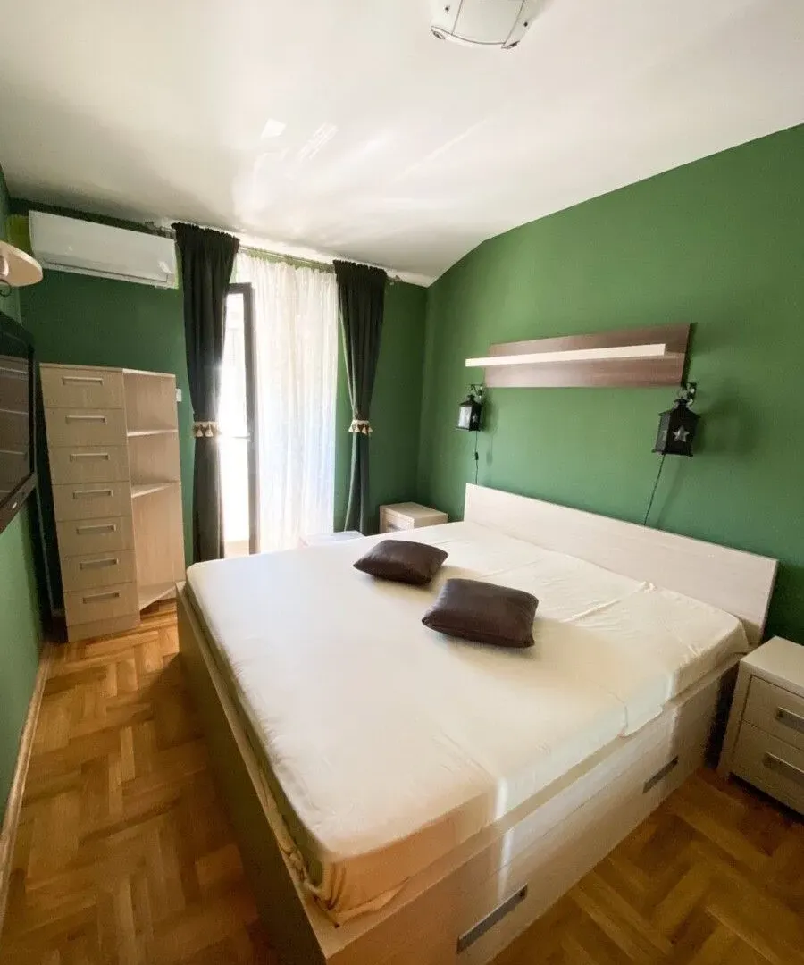 Izdavanje, dvosoban stan, 54m², City Kvart, Podgorica