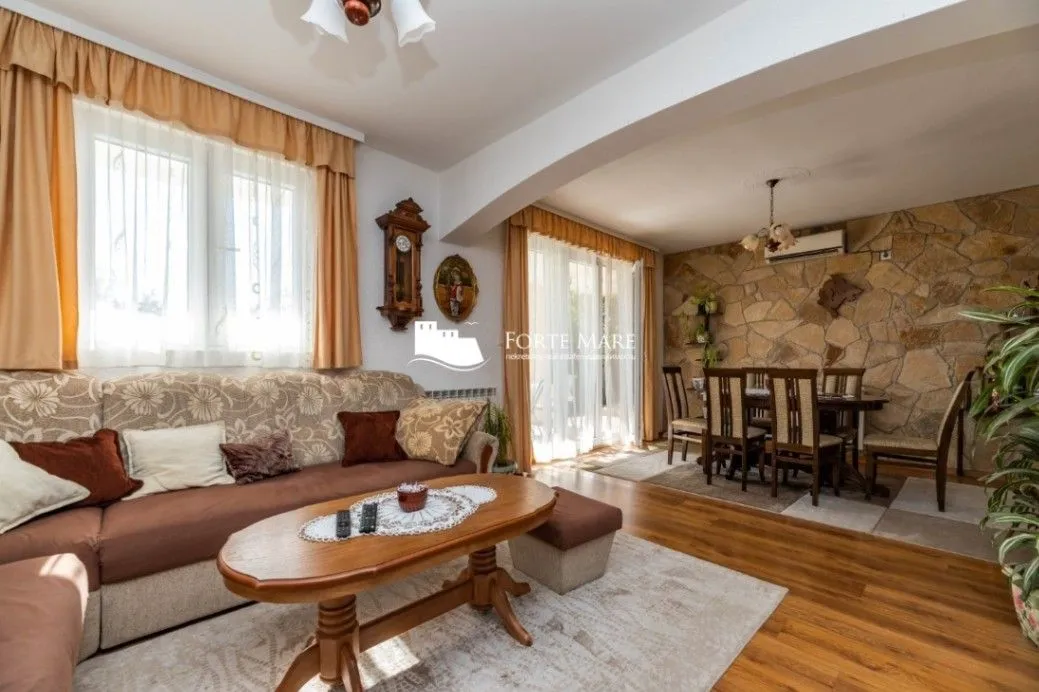 Prodaja, kuća, 261m², Ratiševina, Herceg Novi