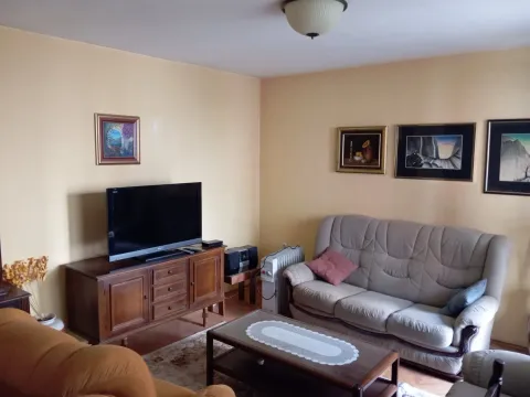 Izdavanje, dvosoban stan, 75m², Gintaš, Podgorica - image 2