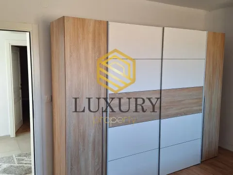 Izdavanje, kuća, 170m², Golubovci, Podgorica - image 9