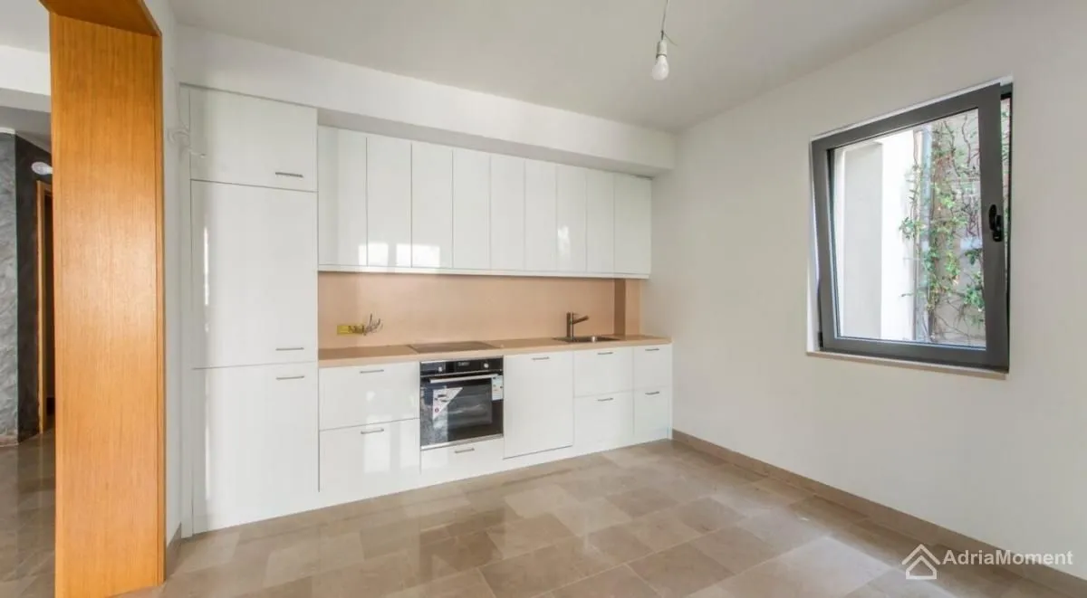 Sale, two bedroom apartment, 160m², Prčanj, Kotor