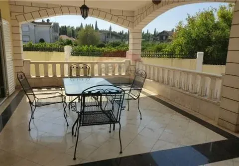 Prodaja, kuća, 489m², Zagorič, Podgorica - image 9