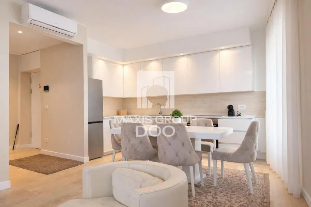 Prodaja, trosoban stan, 82m², Savski Venac, Beograd
