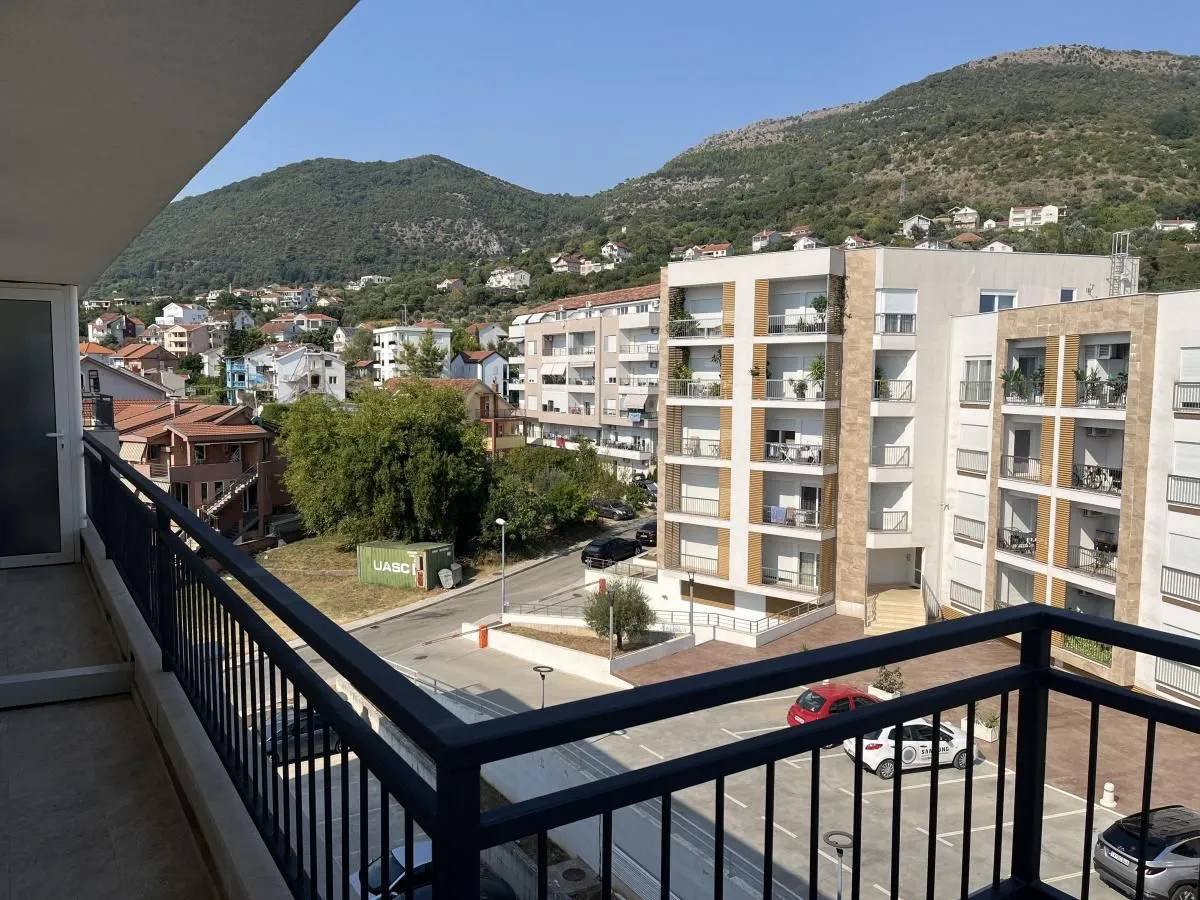 Prodaja, trosoban stan, 99m², Kalimanj, Tivat