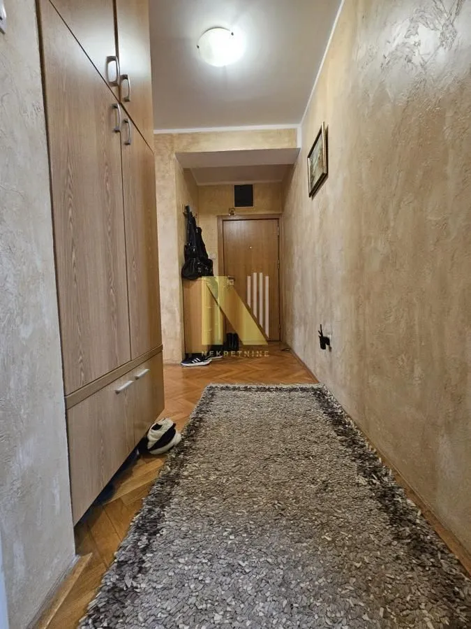 Prodaja, četvorosoban stan, 105m², Socijalno, Novi Sad Sve Podlokacije