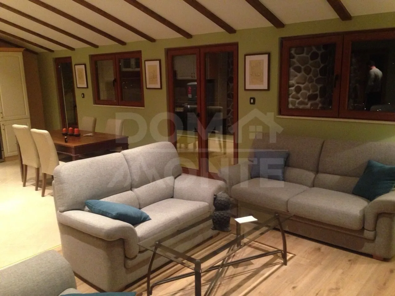 Izdavanje, dvosoban stan, 67m², Tivat, Crna Gora