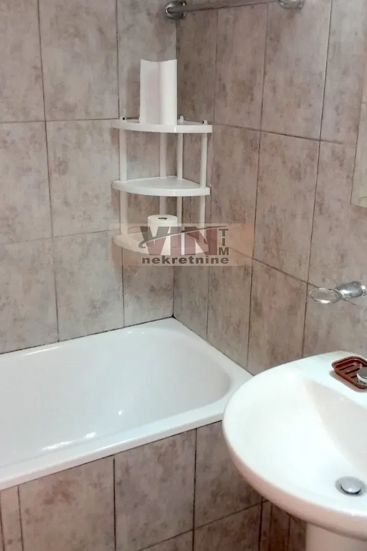 Izdavanje, trosoban stan, 85m², Altina, Beograd