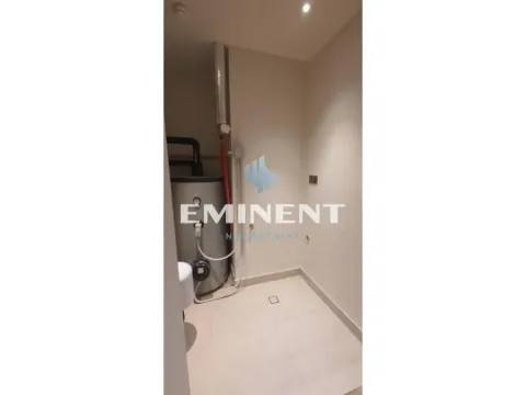 Izdavanje, trosoban stan, 90m², Savski Venac, Beograd - image 9