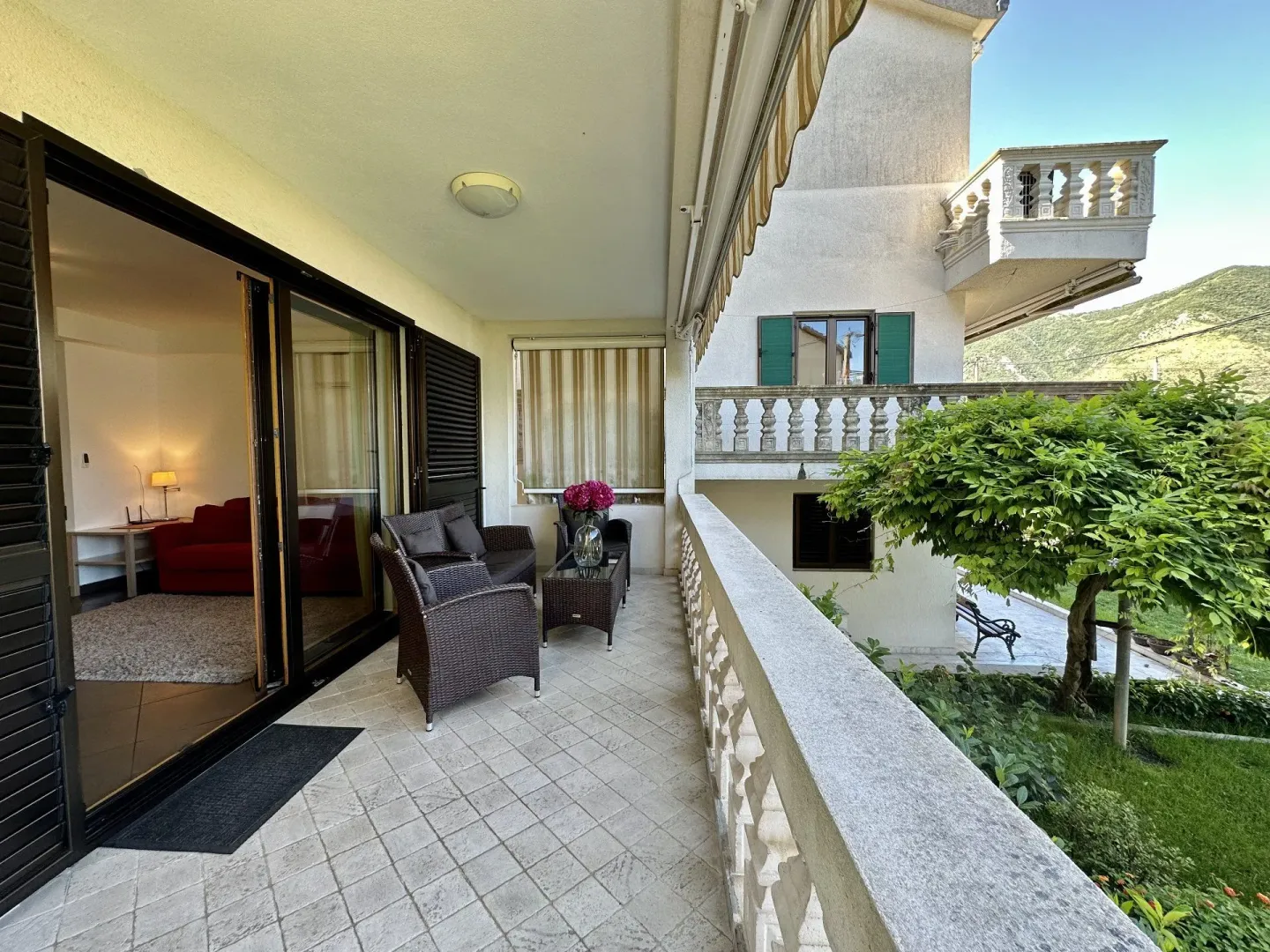 Rent, one bedroom apartment, 56m², Dobrota, Kotor