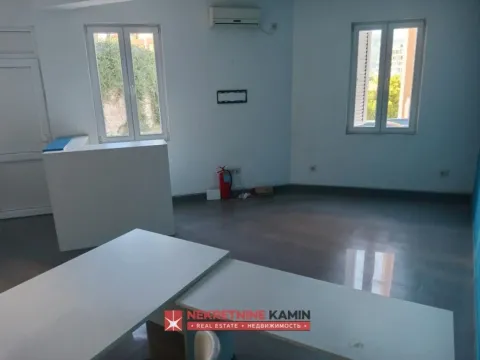 Rent, office space, 46m², Vidikovac, Budva - image 6