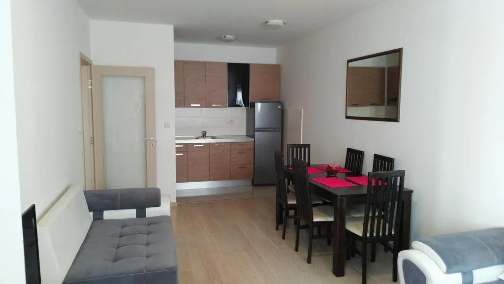 Izdavanje, jednosoban stan, 50m², City Kvart, Podgorica