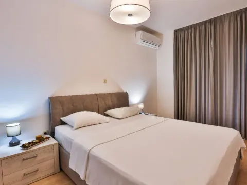 Izdavanje, jednosoban stan, 47m², Centar, Budva - image 3