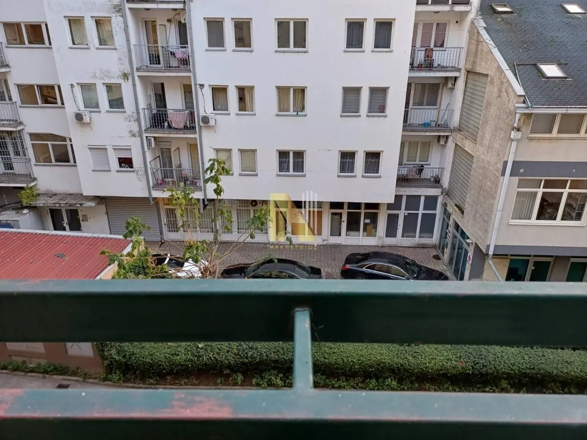Izdavanje, dvosoban stan, 41m², Bulevar Oslobodjenja, Novi Sad Sve Podlokacije