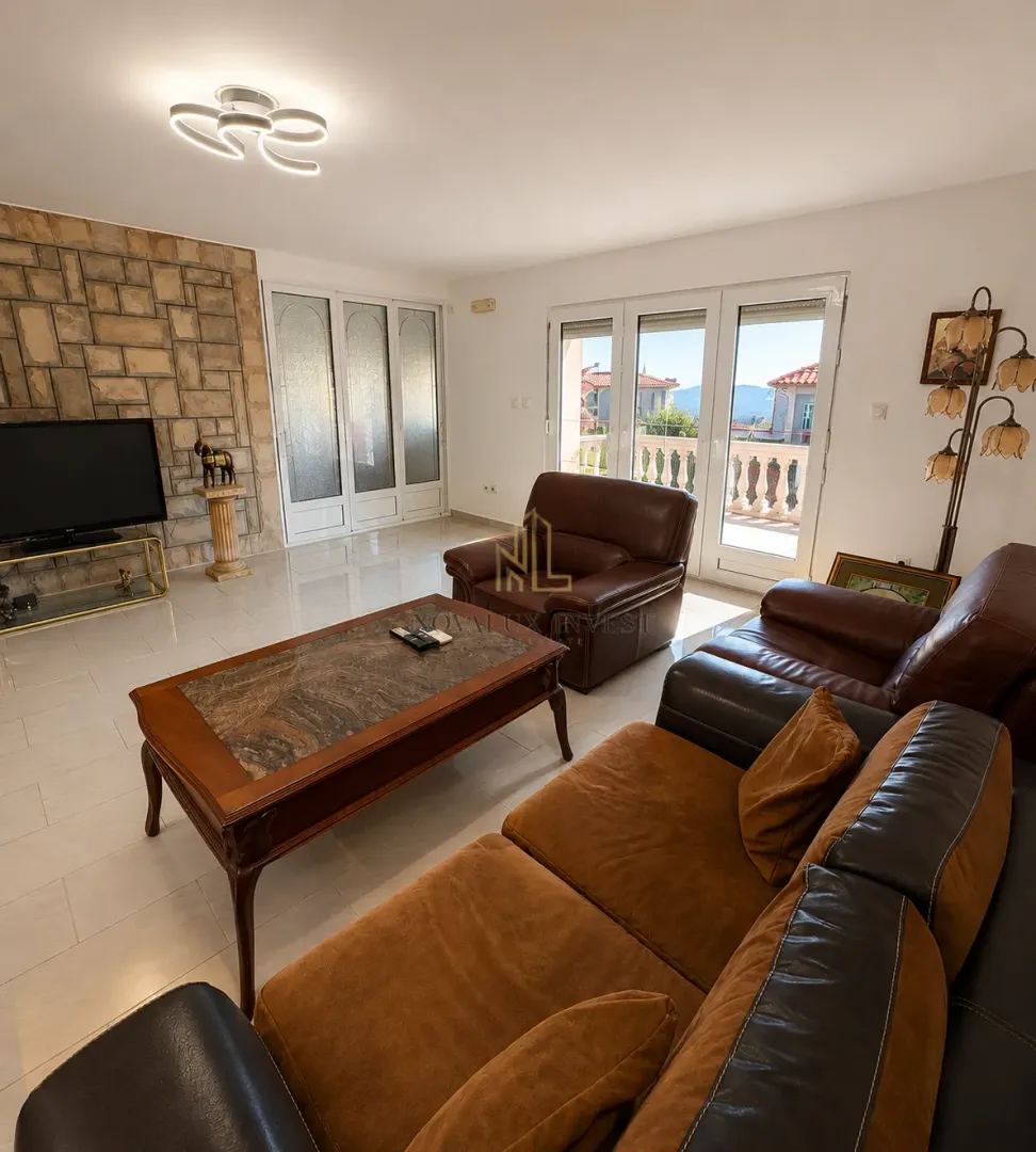 Rent, house, 350m², Zlatica, Podgorica