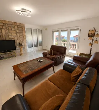 Rent, house, 350m², Zlatica, Podgorica - image 2