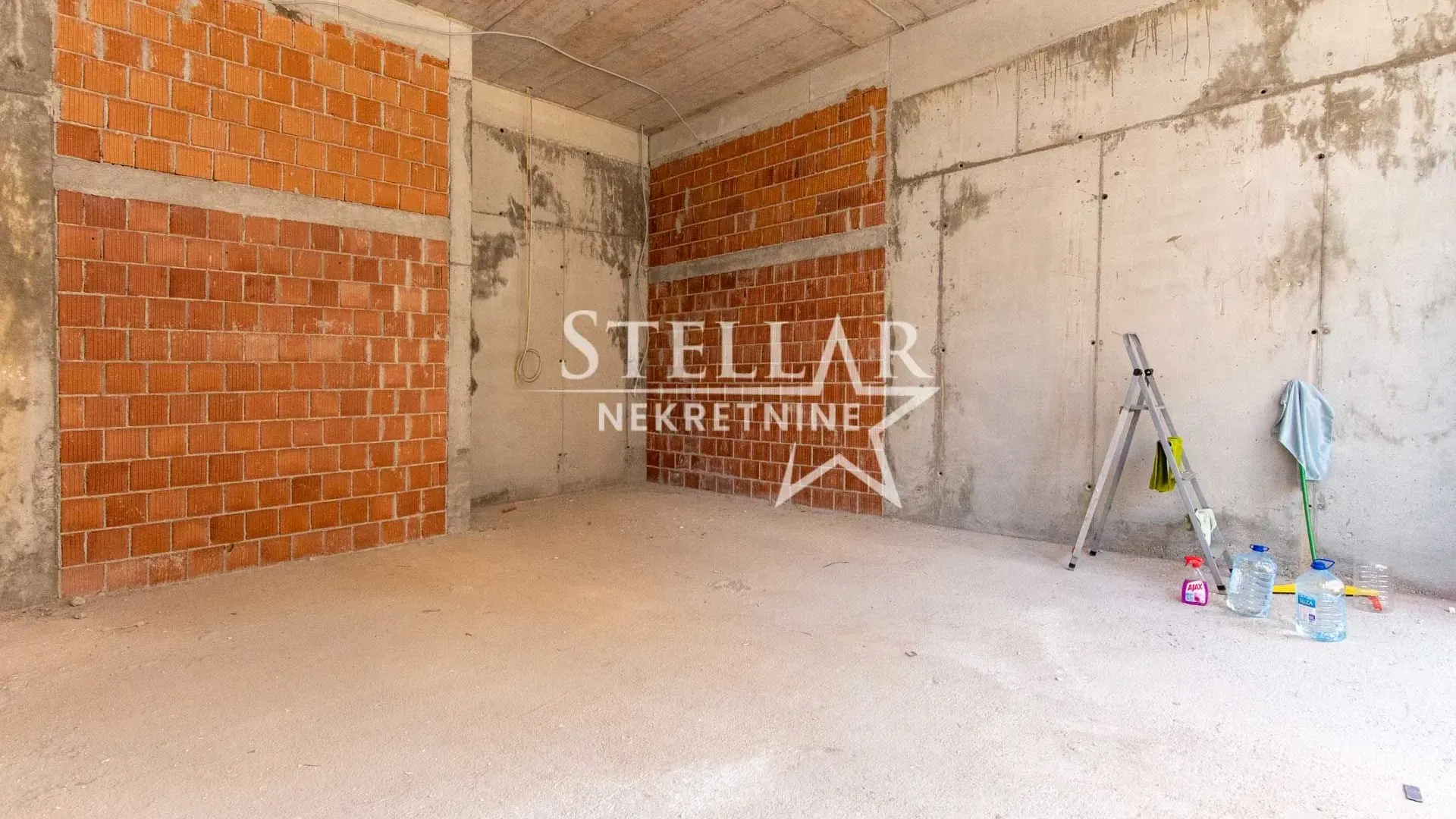 Prodaja, poslovni prostor, 42m², City Kvart, Podgorica