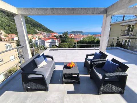Rent, one bedroom apartment, 90m², Lazi, Budva - image 1