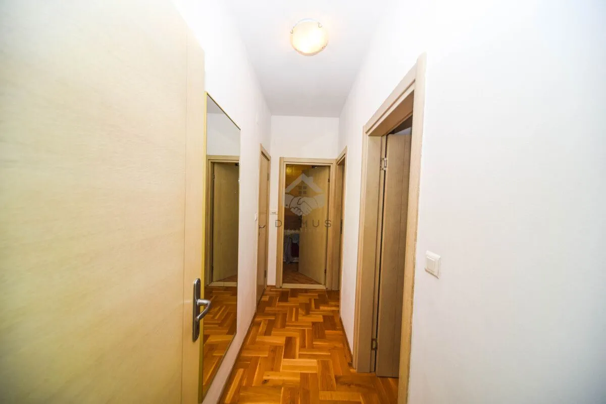 Prodaja, dvosoban stan, 83m², Blok 9, Podgorica