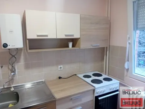 Izdavanje, dvosoban stan, 42m², Sajmište, Novi Sad - image 4