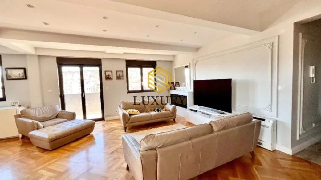 Sale, four bedroom apartment, 209m², Centar, Podgorica