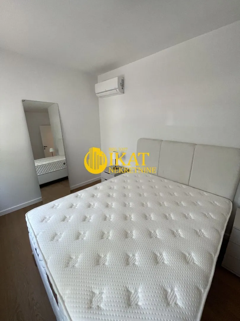 Rent, two bedroom apartment, 65m², Crveni Krst, Beograd
