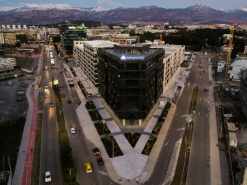 Izdavanje, poslovni prostor, 300m², Kod Capital Plaze, Podgorica - image 7