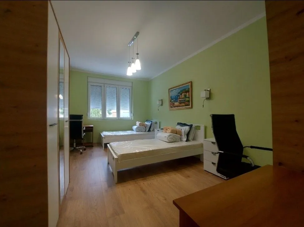 Izdavanje, dvosoban stan, 57m², Centar, Nikšić