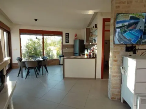 Sale, house, 200m², Bar, Crna Gora - image 8