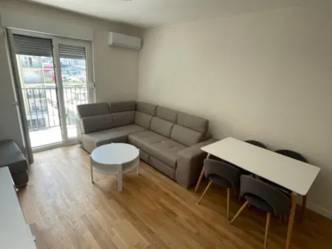 Izdavanje, jednosoban stan, 45m², Zabjelo, Podgorica