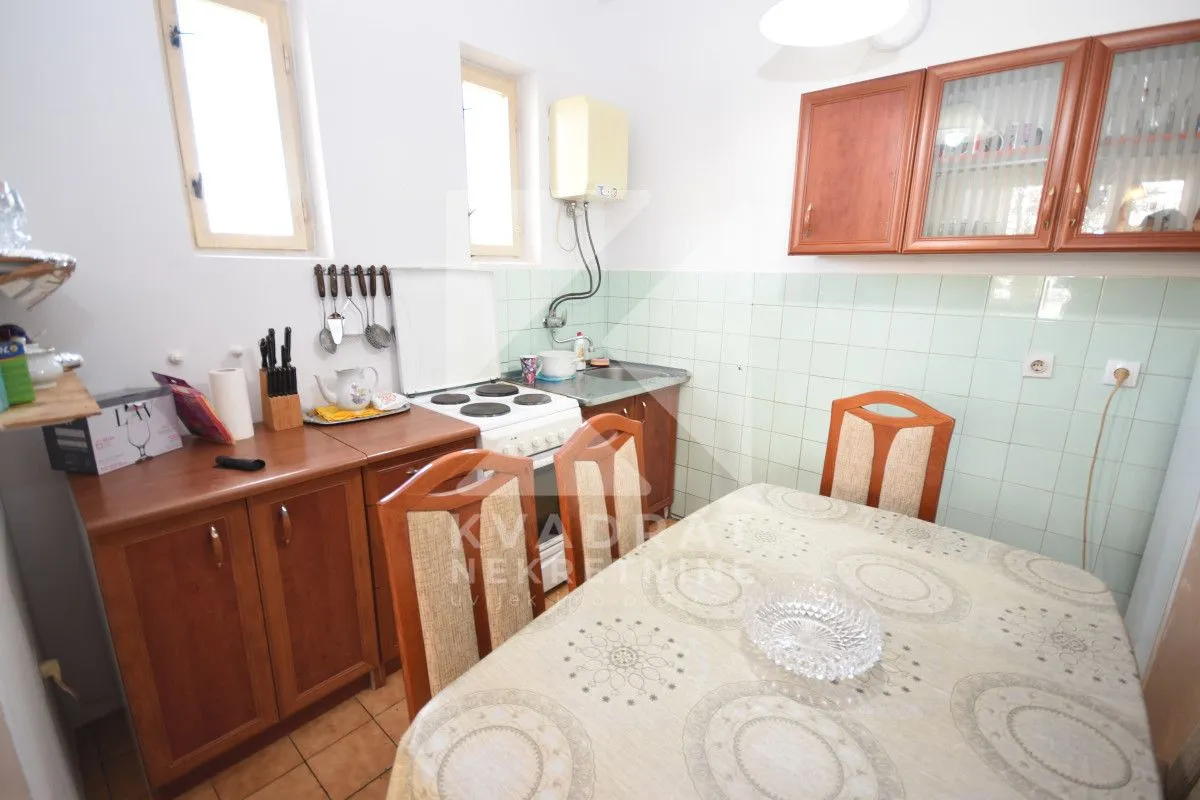 Izdavanje, dvosoban stan, 55m², Tološi, Podgorica