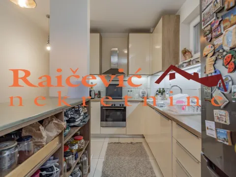 Prodaja, trosoban stan, 82m², Vračar, Šid - image 7