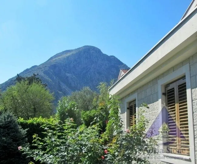 Prodaja, kuća, 300m², Orahovac, Kotor