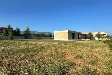 Izdavanje, kuća, 295m², Begovina, Danilovgrad - image 12