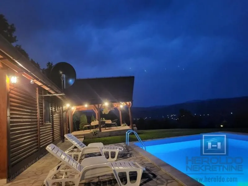Prodaja, kuća, 228m², Velike Pčelice, Kragujevac