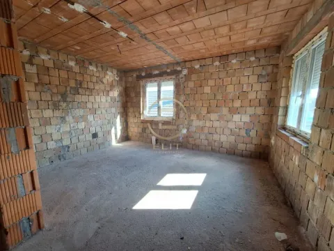 Prodaja, kuća, 360m², Veternik, Novi Sad Sve Podlokacije - image 16