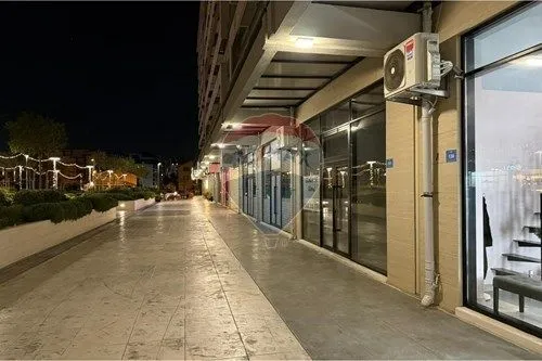 Izdavanje, poslovni prostor, 55m², Central Point, Podgorica